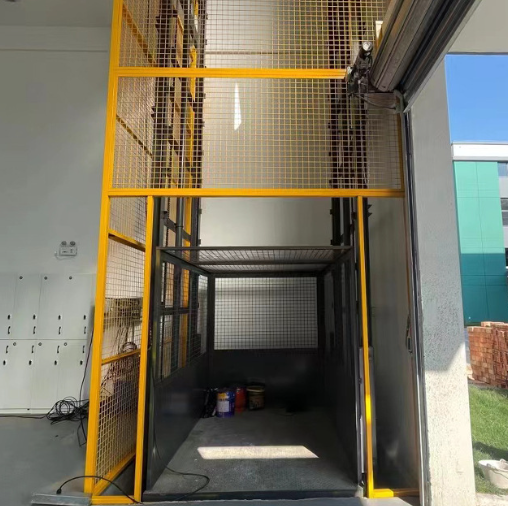 定安导轨式升降机助力物流园破解运输难题